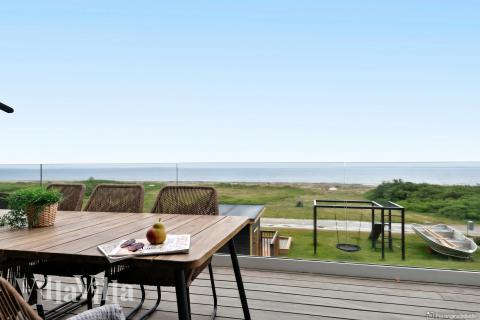 Stor terrasse ved luksushus nr. 606 i Østjylland.