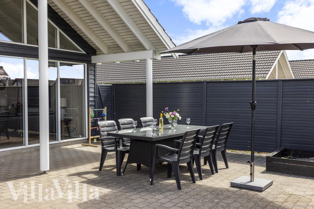 Stor terrasse ved luksushus nr. 338 i Fyn og øer.