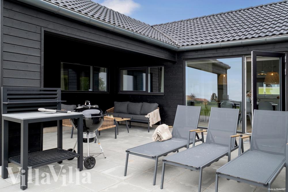 Luksushus nr. 922 har en dejlig terrasse med gode havemøbler til 14 personer.