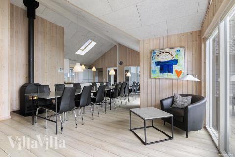 Det store lyse opholdrum i luksushus nr. 255 til 18.