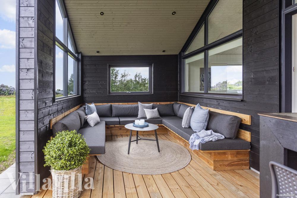 Luksushus nr. 955 har en dejlig terrasse med gode havemøbler til 12 personer.