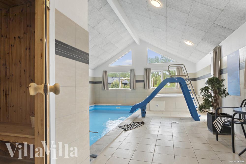 Den lækre pool i luksushuse nr. 314 til 20 personer