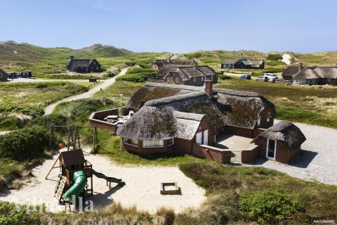 Dette skønne poolhus nr. 675 med plads til 15 personer ligger i Vestjylland