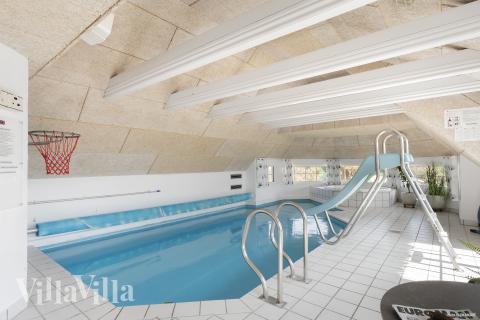 Tag en dukkert i poolen i luksushus nr. 675 i Vestjylland.