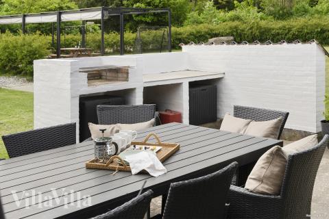 Luksushus nr. 964 har en dejlig terrasse med gode havemøbler til 12 personer.