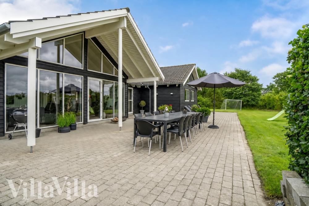 Stor terrasse ved luksushus nr. 276 i Nordsjælland.