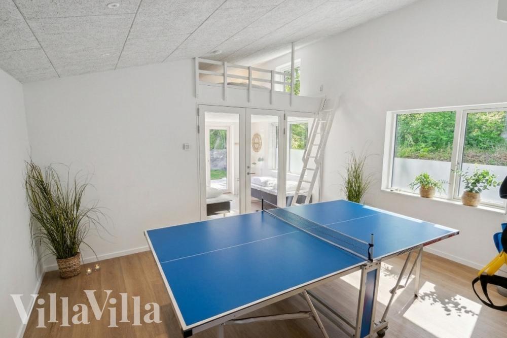Ud over de mange timer, man kan bruge i husets pool-afdeling, så byder luksushus 641 også på billard/bordtennis og dart