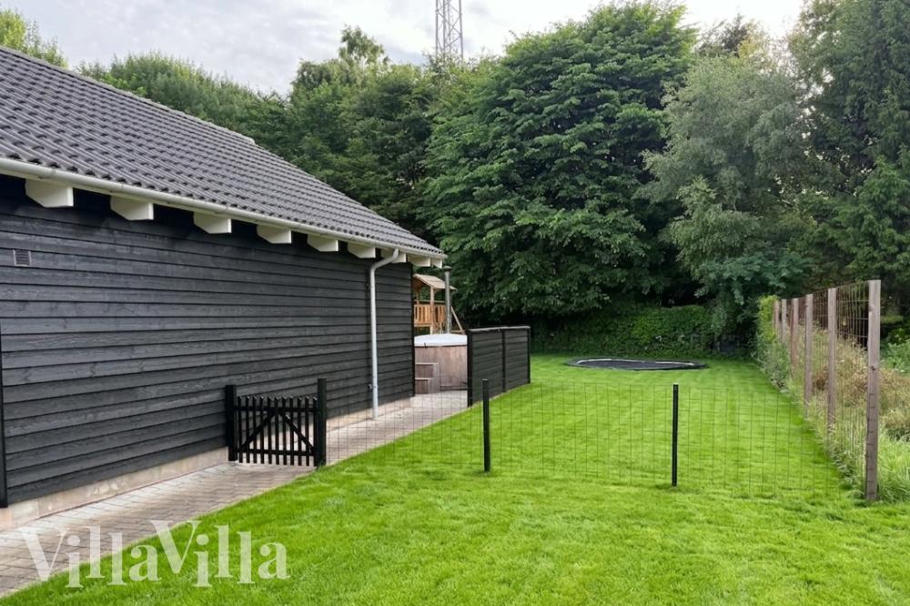 Flot sommerhus nr. 320 med god plads til op til 18 personer