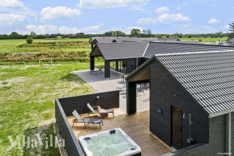 Stor terrasse ved luksushus nr. 923 i Lolland/Falster/Møn.