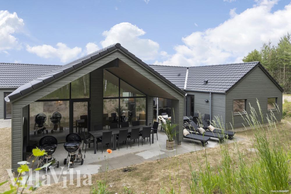 Flot sommerhus nr. 832 med god plads til op til 18 personer