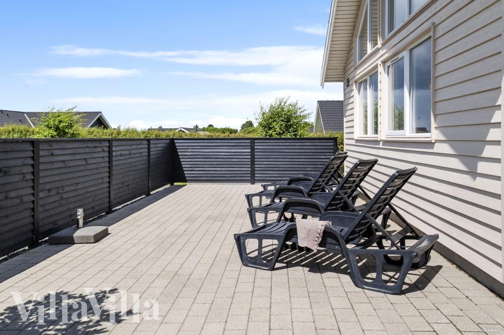 Stor terrasse ved luksushus nr. 315 i Fyn og øer.