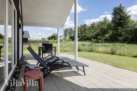 Luksushus nr. 429 har en dejlig terrasse med gode havemøbler til 30 personer.