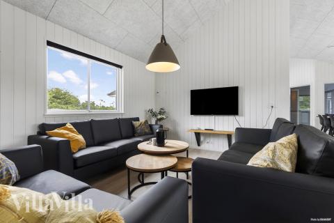 Sofaen i luksushus 491 i Sydjylland indbyder til brætspil eller at se en film sammen.