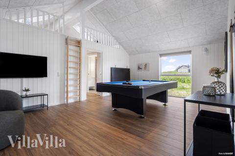 Ud over de mange timer, man kan bruge i husets pool-afdeling, så byder luksushus 930 også på billard/bordtennis og dart