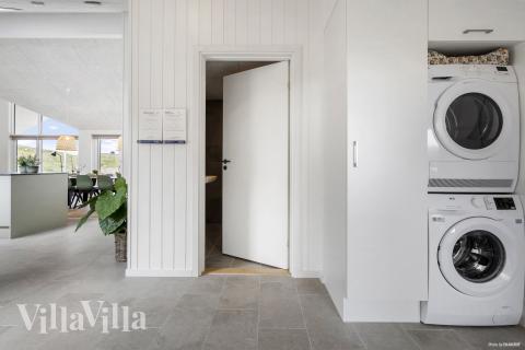 Den rummelige entre i luksushus nr. 930 i Vestjylland