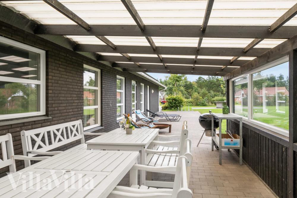 Luksushus nr. 983 har en dejlig terrasse med gode havemøbler til 8 personer.