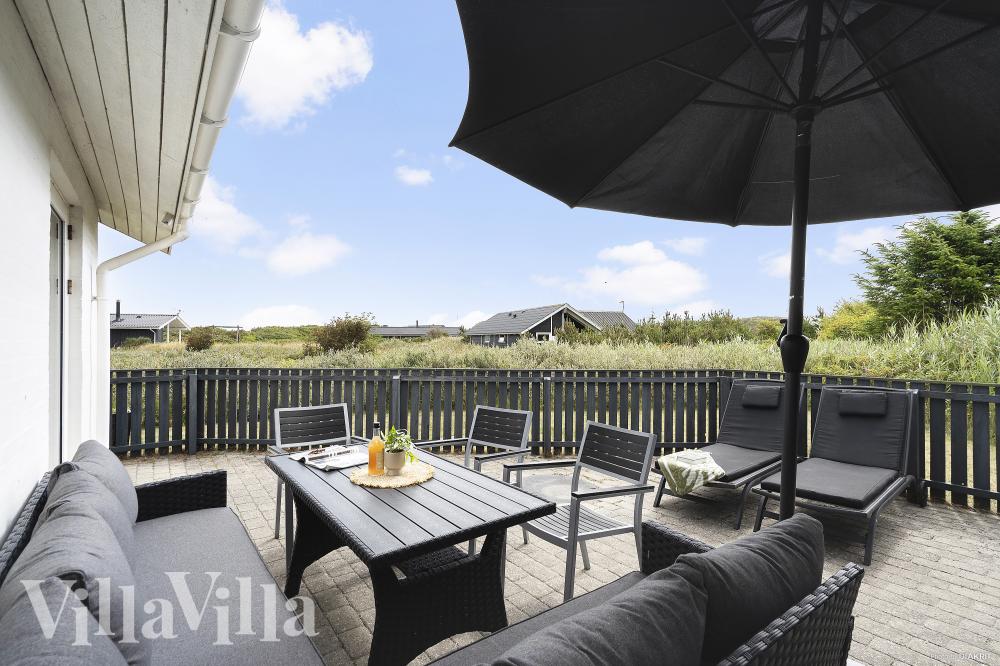Luksushus nr. 974 har en dejlig terrasse med gode havemøbler til 8 personer.