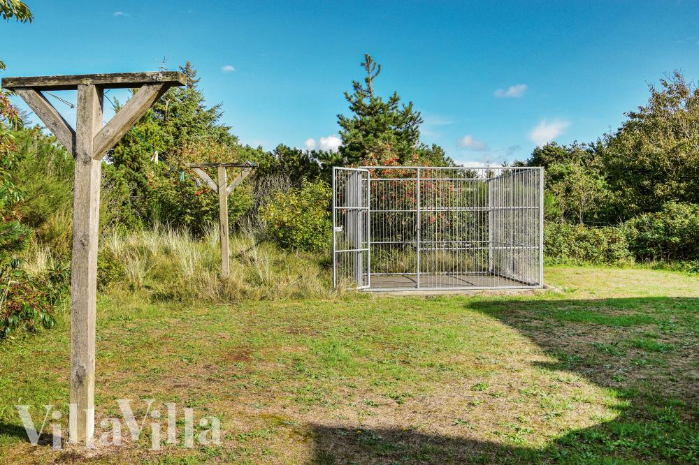 Flot sommerhus nr. 989 med god plads til op til 16 personer