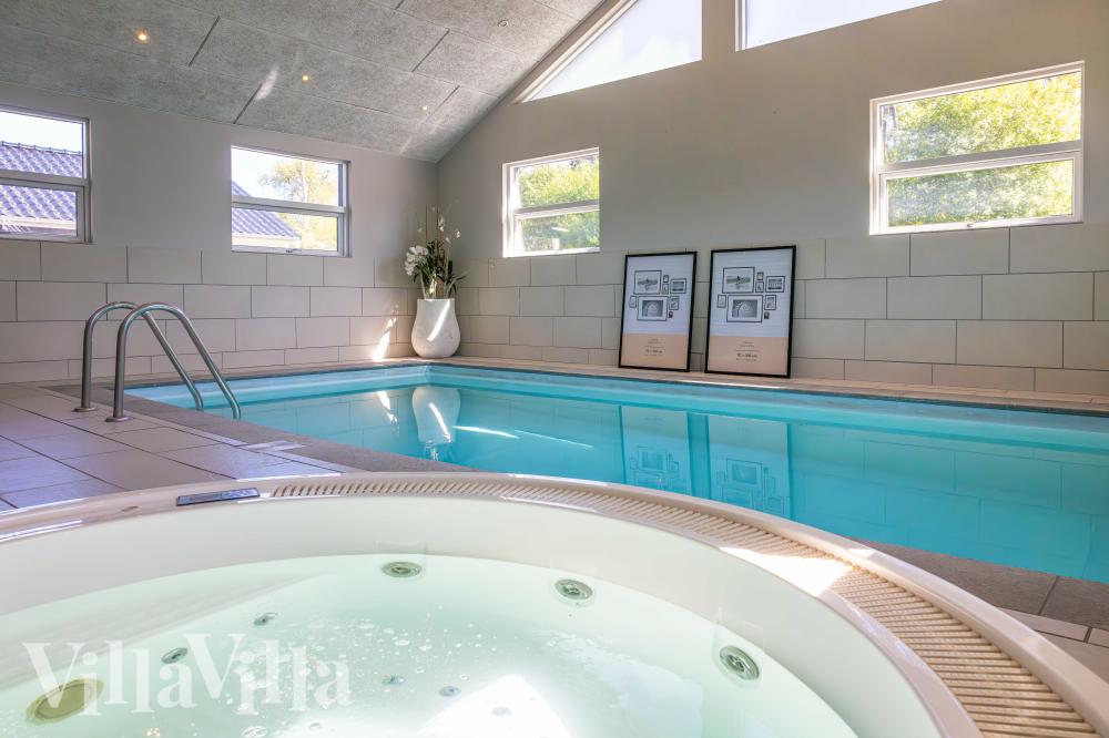 Tag en dukkert i poolen i luksushus nr. 991 i Nordsjælland.