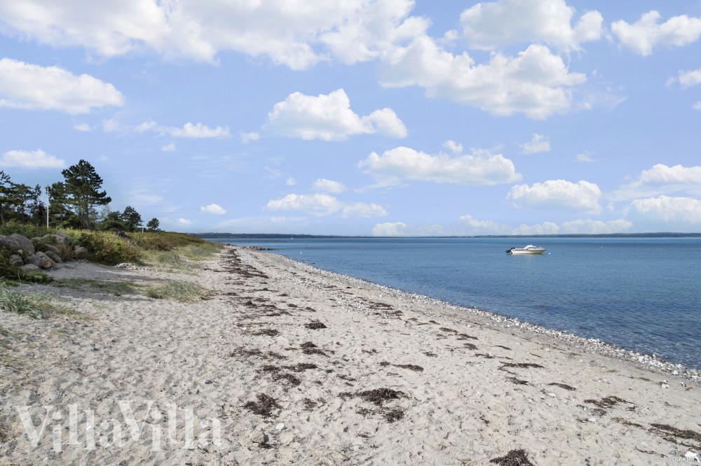 Stranden nær luksushus nr. 921.