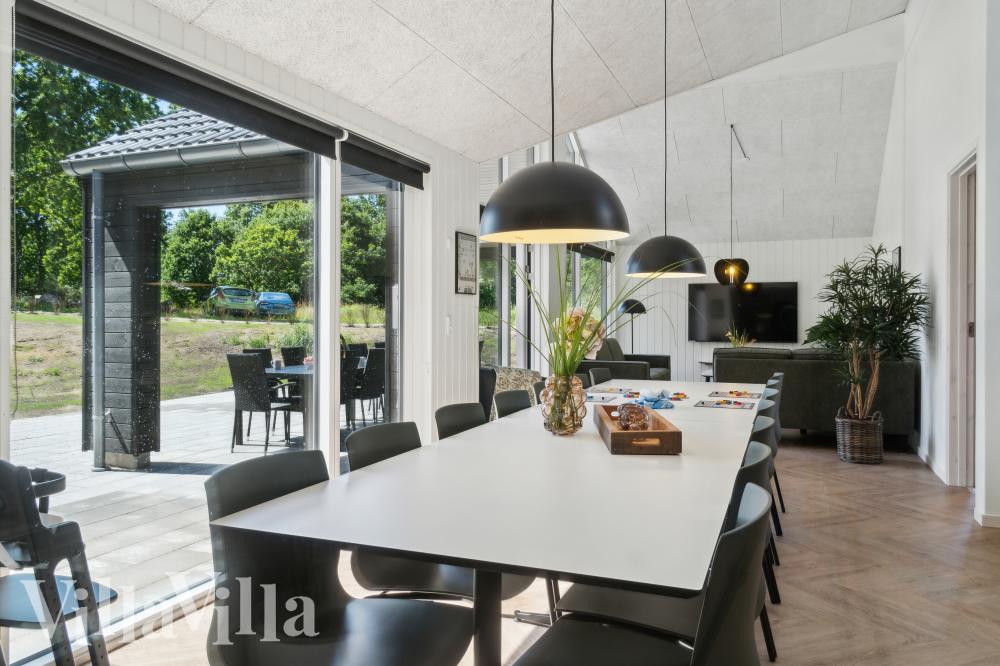 Opholdsrum med plads til 14 i luksushus nr. 999.