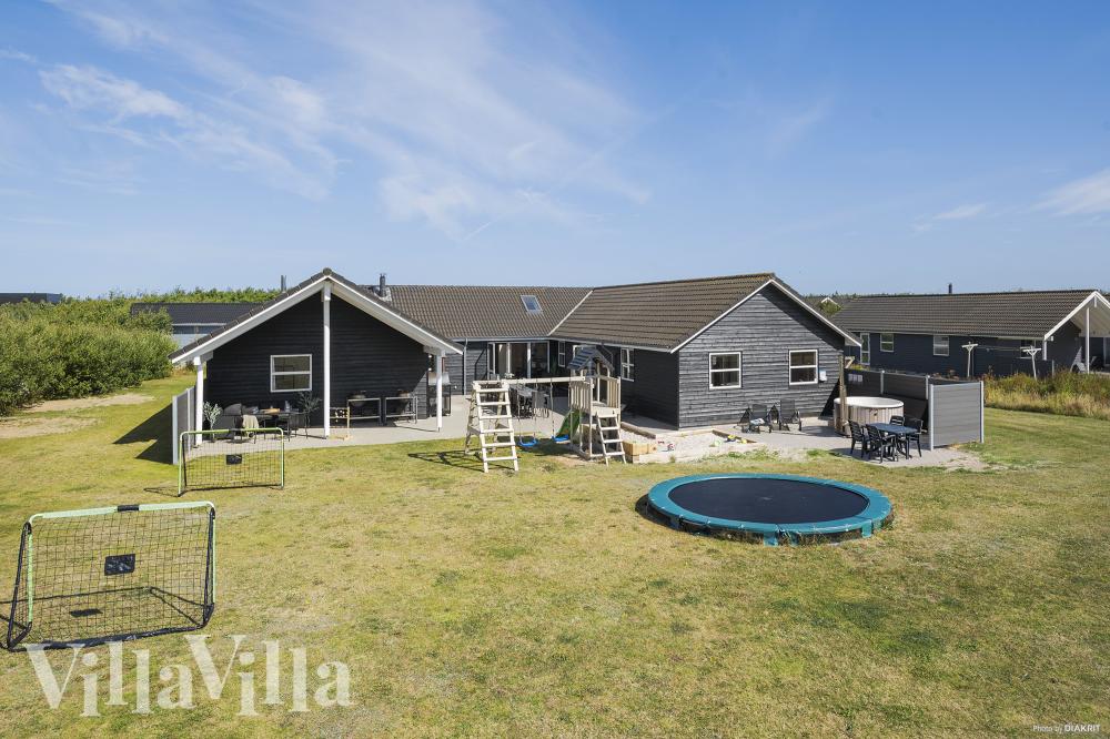 Flot sommerhus nr. 196 med god plads til op til 22 personer