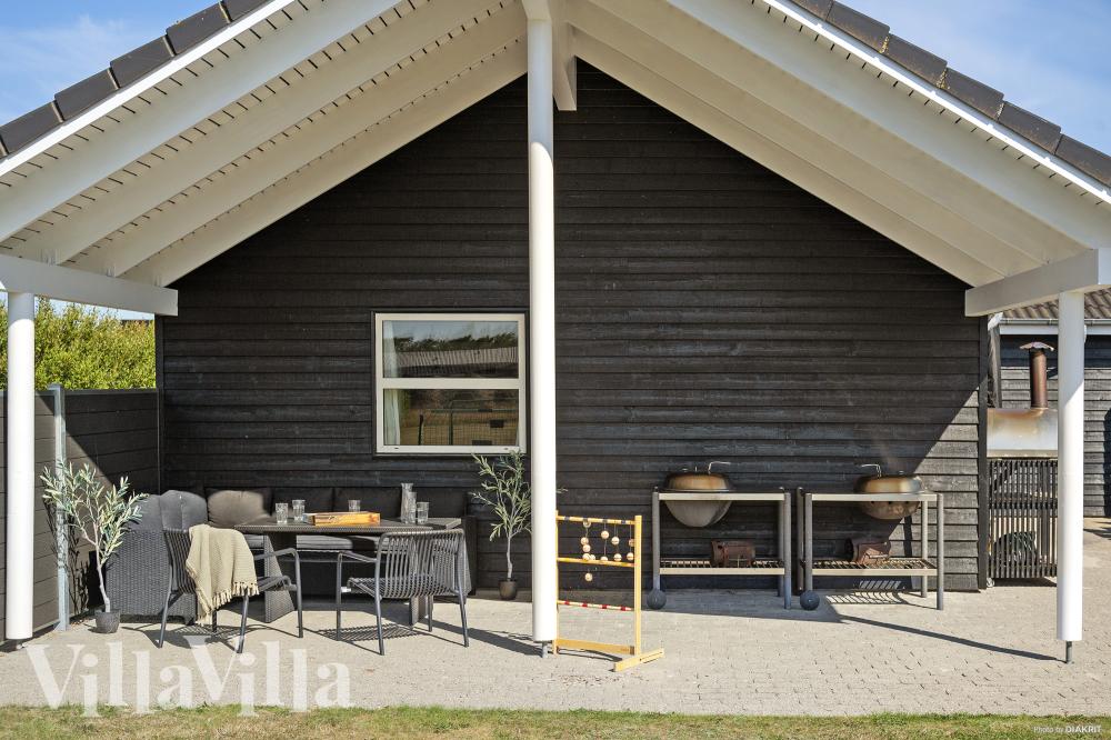 Luksushus nr. 196 har en dejlig terrasse med gode havemøbler til 22 personer.