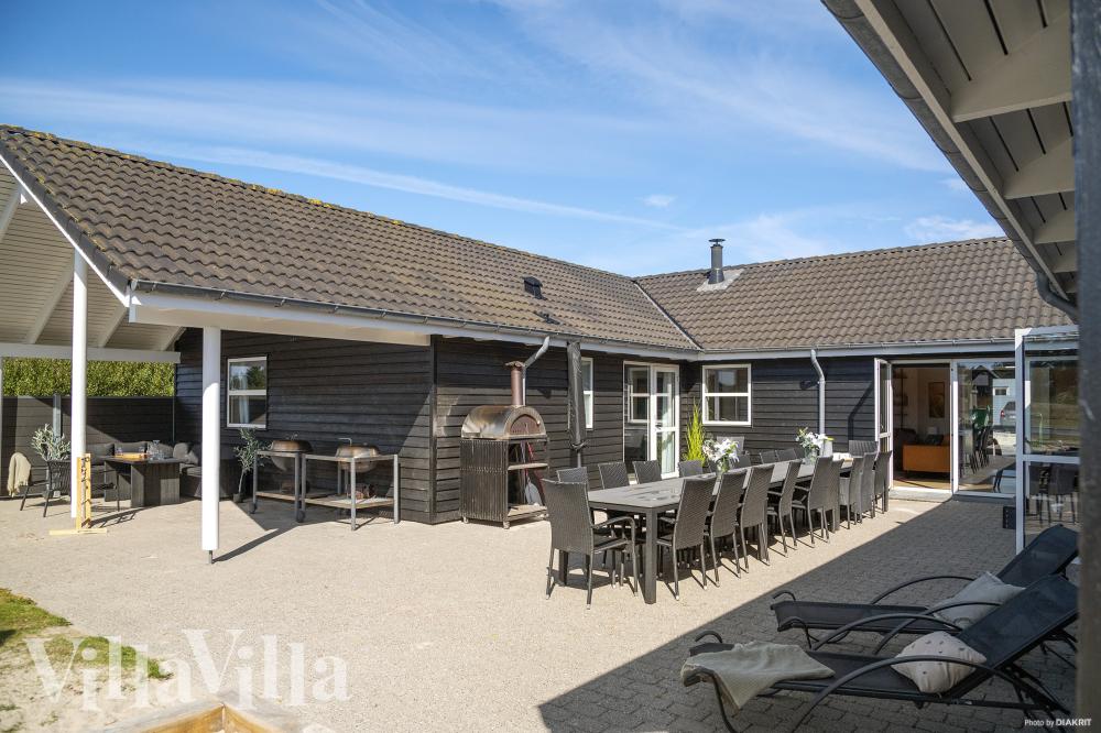 Stor terrasse ved luksushus nr. 196 i Nordjylland.