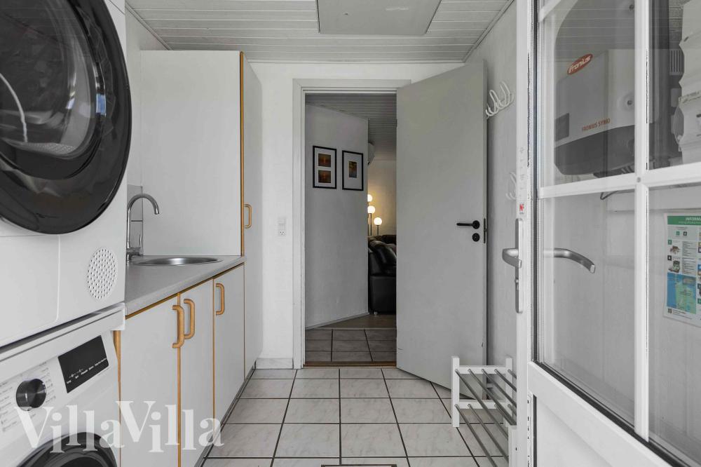Den rummelige entre i luksushus nr. 1005 i Vestjylland