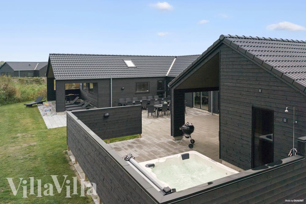 Stor terrasse ved luksushus nr. 913 i Lolland/Falster/Møn.