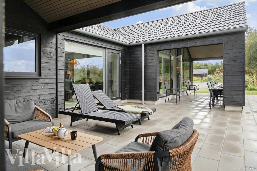 Stor terrasse ved luksushus nr. 912 i Lolland/Falster/Møn.
