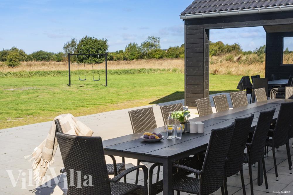 Luksushus nr. 914 har en dejlig terrasse med gode havemøbler til 30 personer.