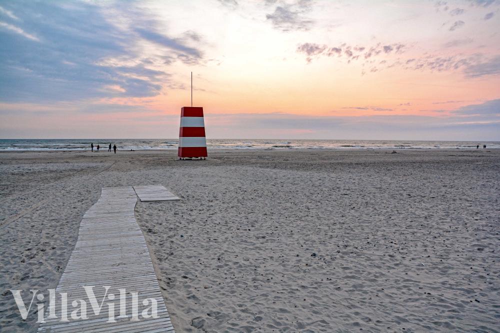 Den dejlige strand nær luksushus 1007 ved Vestjylland.
