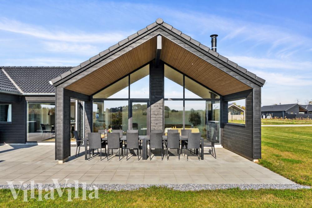 Stor terrasse ved luksushus nr. 1015 i Vestjylland.