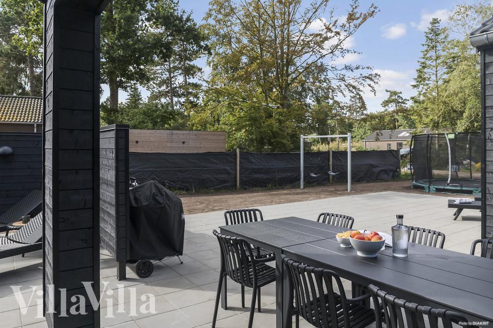 Stor terrasse ved luksushus nr. 960 i Lolland/Falster/Møn.