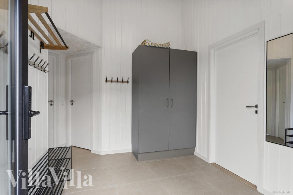 Den rummelige entre i luksushus nr. 959 i Nordjylland