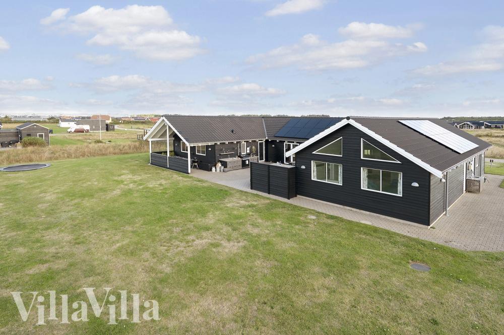 Flot sommerhus nr. 293 med god plads til op til 22 personer