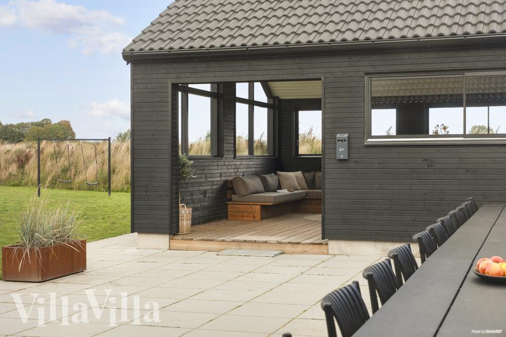 Stor terrasse ved luksushus nr. 910 i Lolland/Falster/Møn.