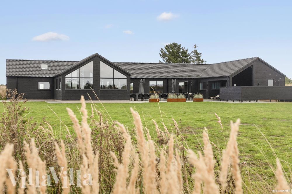 Flot sommerhus nr. 910 med god plads til op til 30 personer