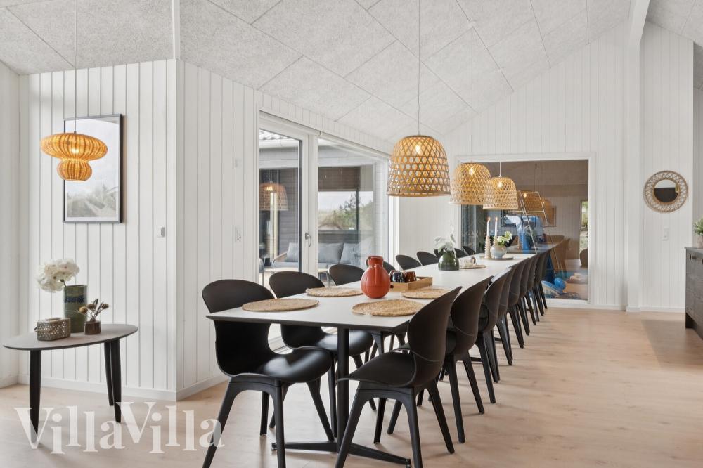 Det store lyse opholdrum i luksushus nr. 1008 til 18.