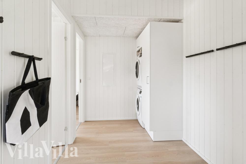 Den rummelige entre i luksushus nr. 1020 i Bornholm