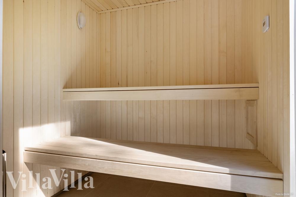 Nyd varmen i saunaen i luksushus nr. 973 til 20 personer