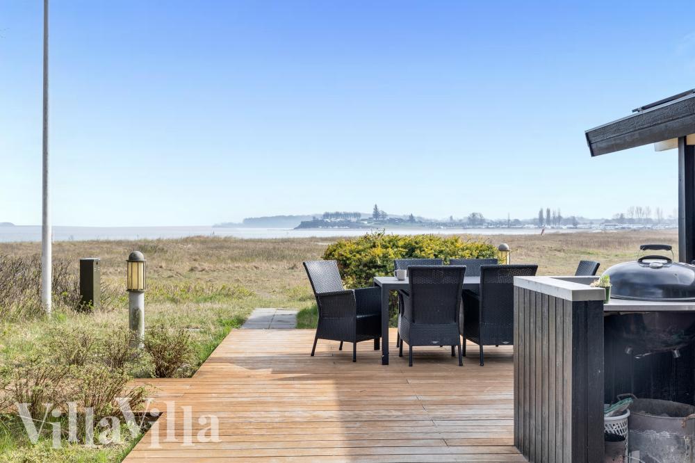 Stor terrasse ved luksushus nr. 1024 i Sydjylland.