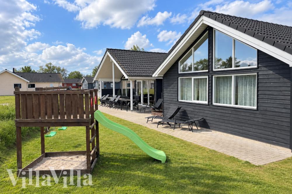 Dette skønne poolhus nr. 726 med plads til 18 personer ligger i Tyskland