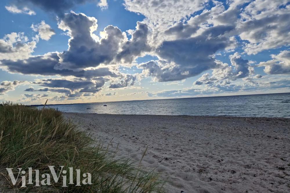 Den dejlige strand nær luksushus 1010 ved Østjylland.