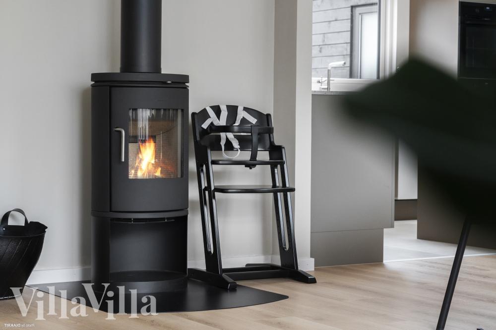 Der er mulighed for hygge i sommerhusets sofaarrangement, når I besøger luksushus nr. 1021