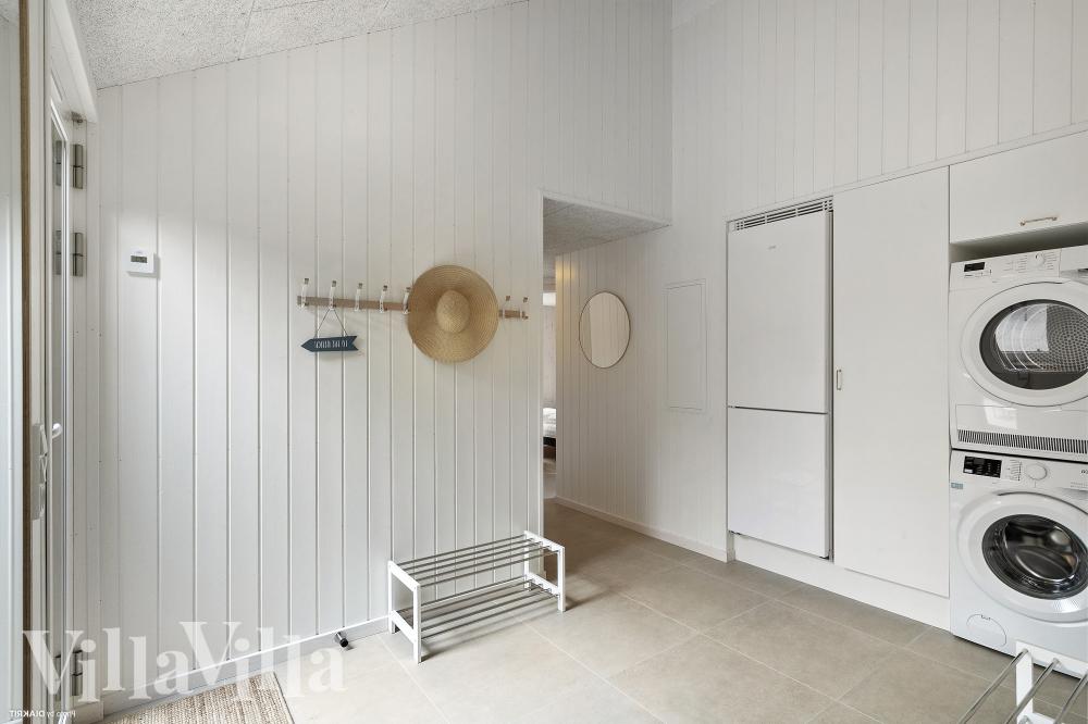 Den rummelige entre i luksushus nr. 1021 i Lolland/Falster/Møn